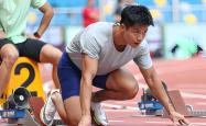 开云体育在线-田径运动员苏炳添取得突破，跻身最强八强