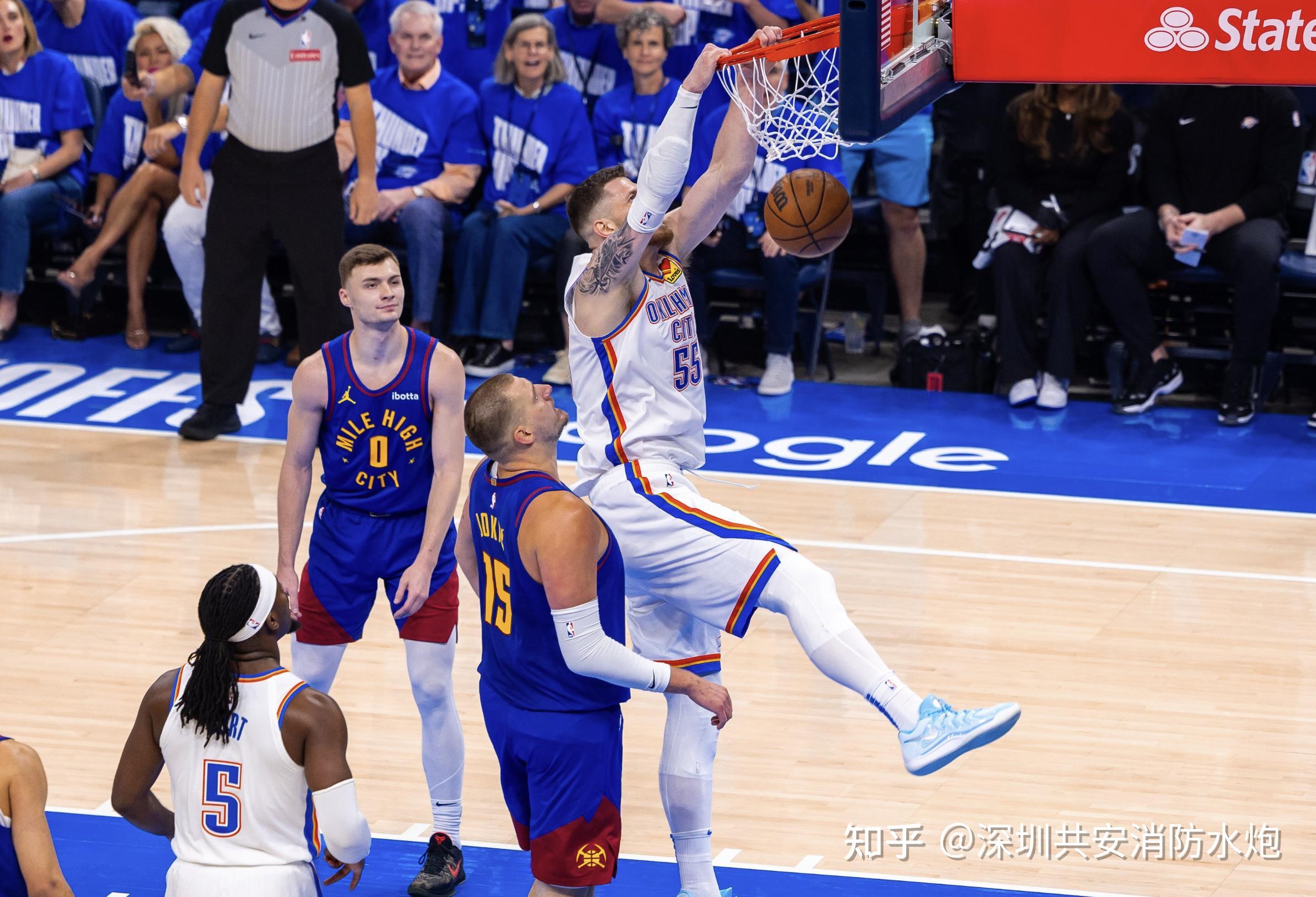 关于NBA新赛季揭幕战，巨星狂砍50分力挽狂澜的信息