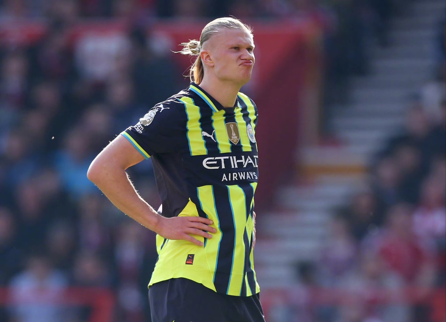 沃尔夫斯堡新引援亮相，球迷期待他的表现