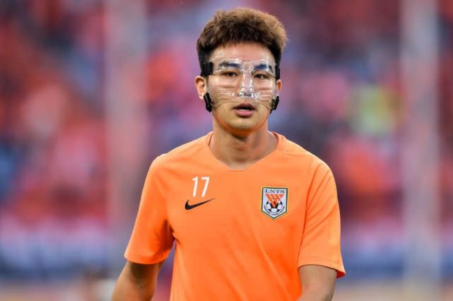 关于广州富力客场失利，积分榜排名继续滑落的信息