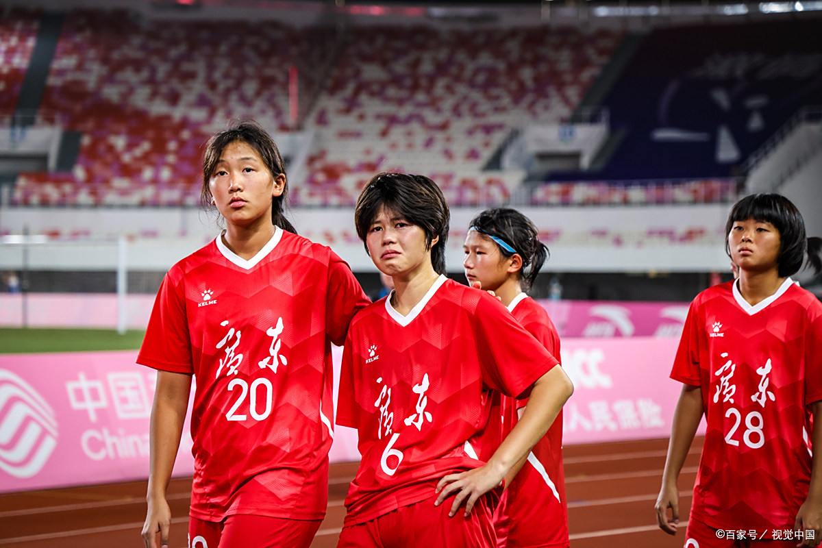 女足国家队出征国际巡回赛,期待佳绩 女足国家队出征国际巡回赛,期待佳绩